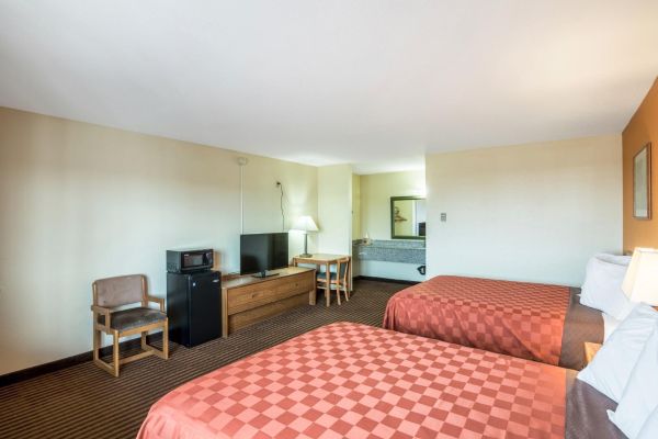 Scottish Inns and Suites (Eau Claire)